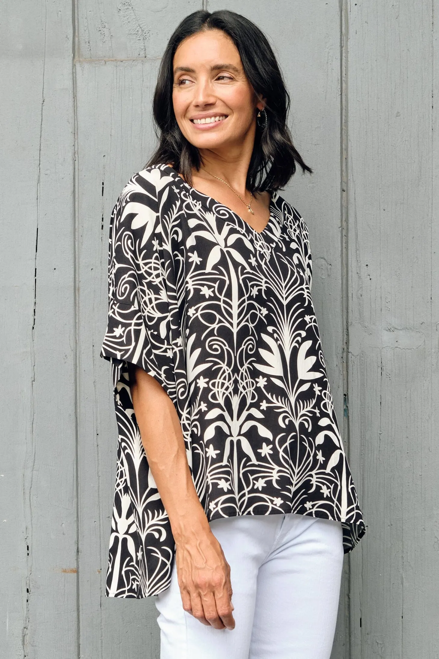 Best Carolina Bianca Short Sleeve Top Lia Print with V Neck
