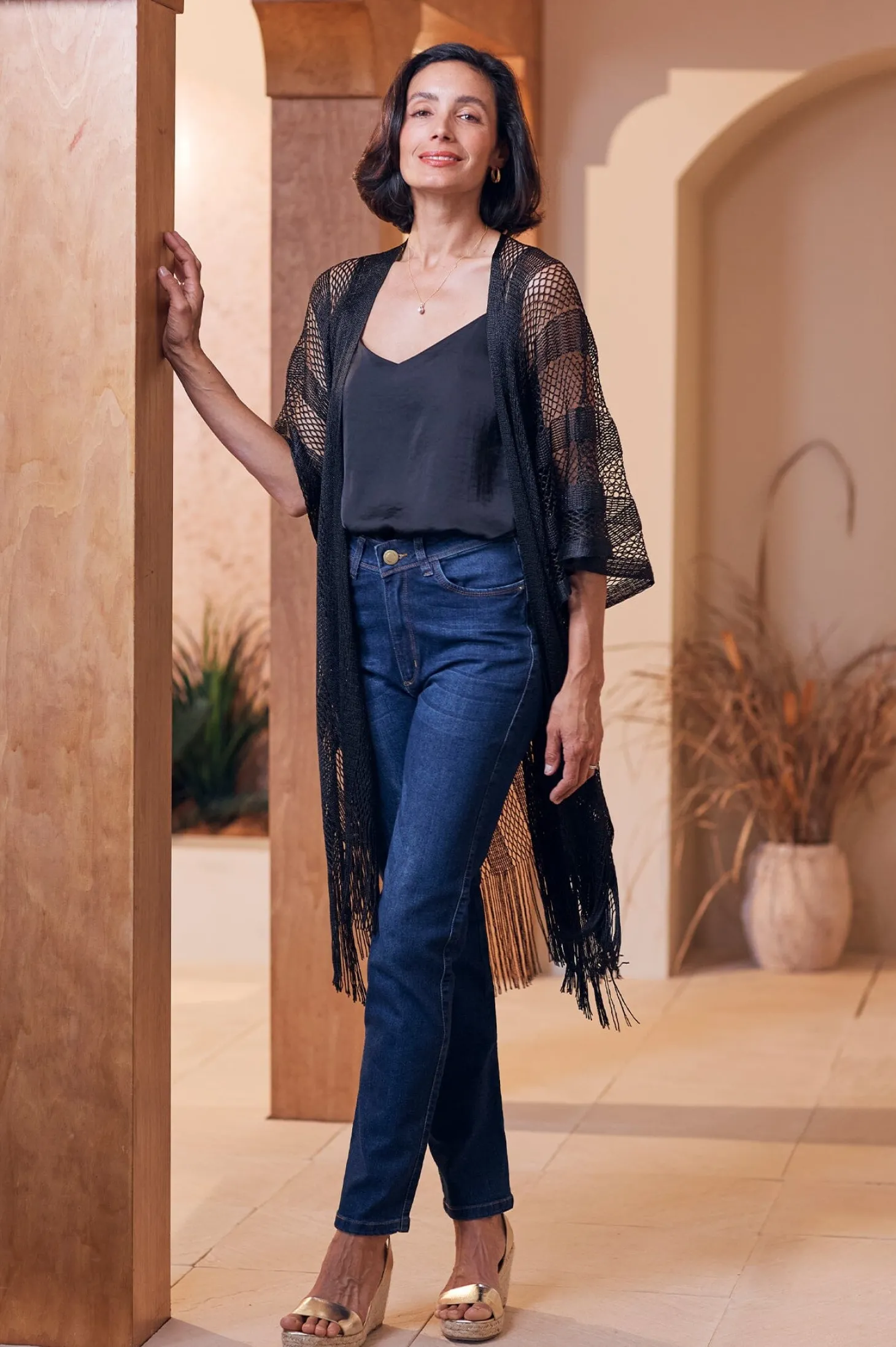 Fashion Carolina Bree Cape Black