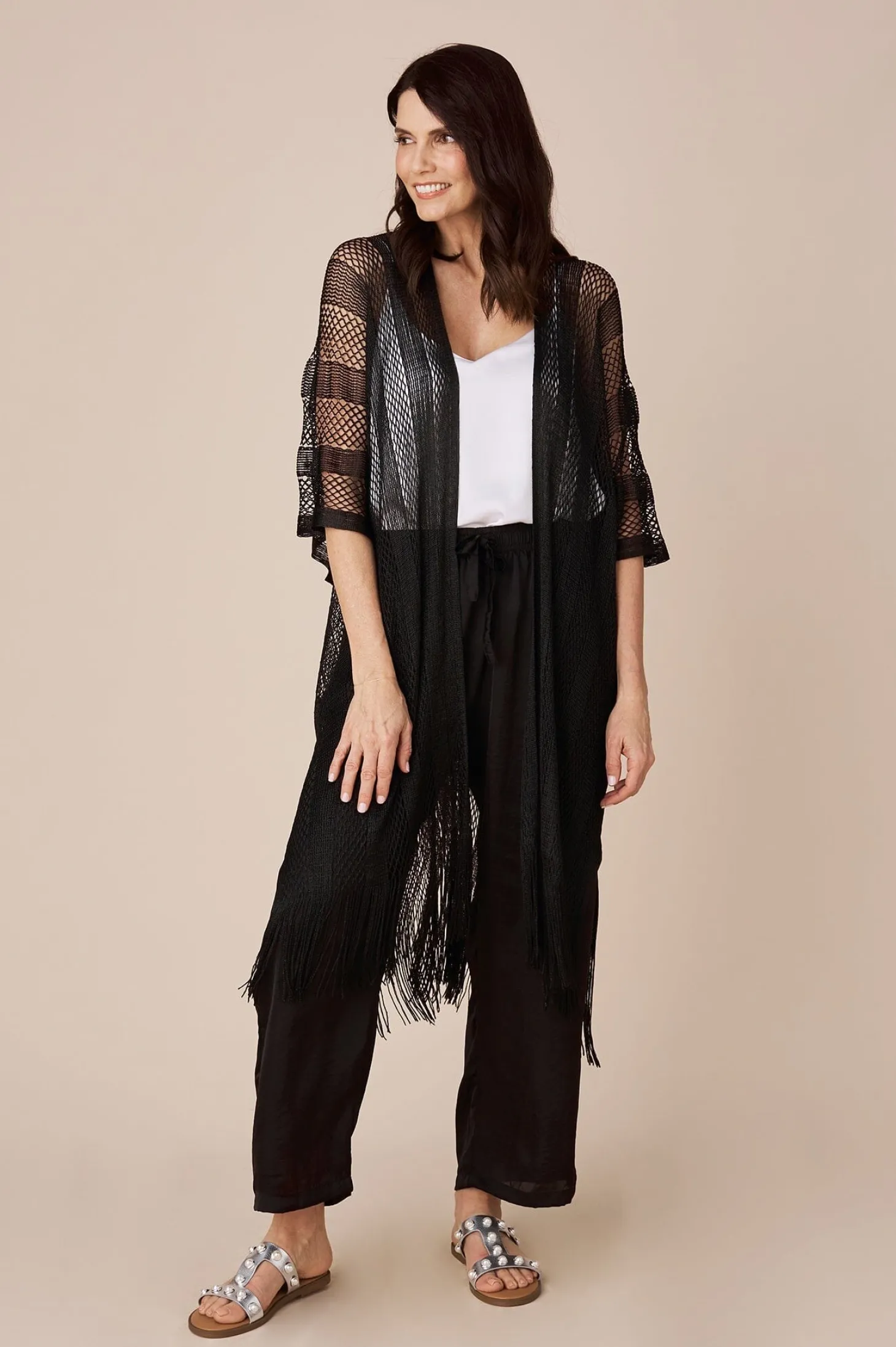 Fashion Carolina Bree Cape Black