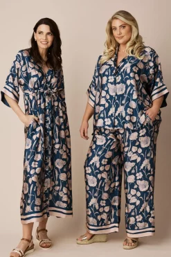 Discount Carolina Bridgett Floral Dress Navy