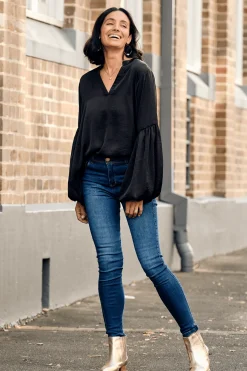 Fashion Carolina Comino Long Sleeve Top Black