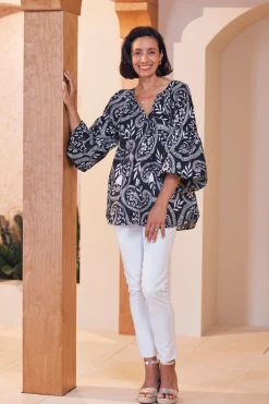 Best Carolina Francis Top Black and White