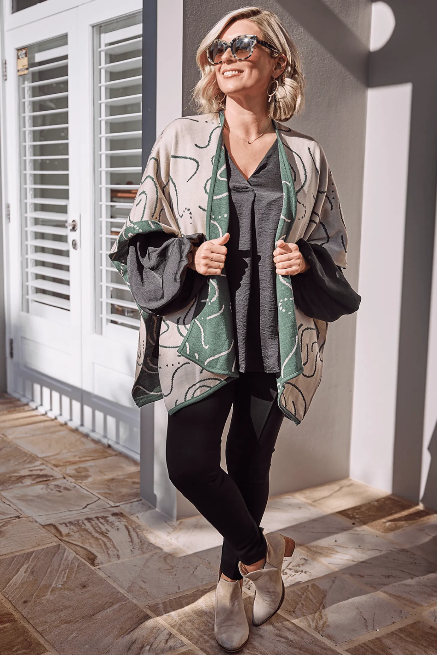 Store Carolina Hollie Wrap Ivory and Emerald Swirls