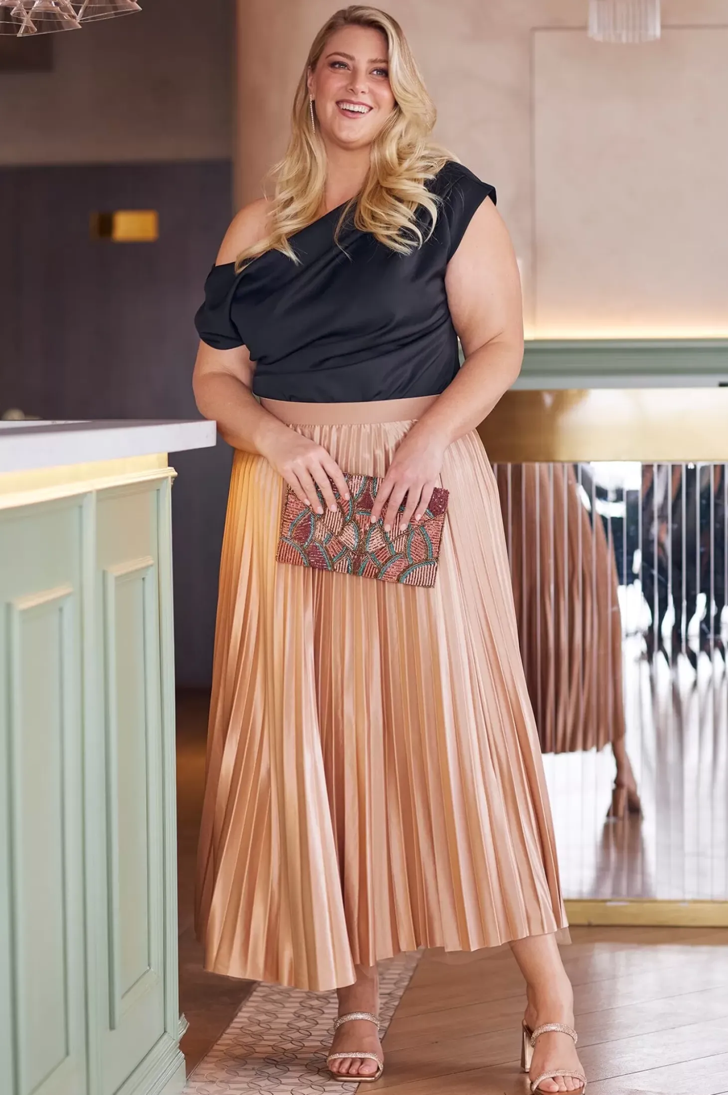 Best Sale Carolina Roslyn Top Black