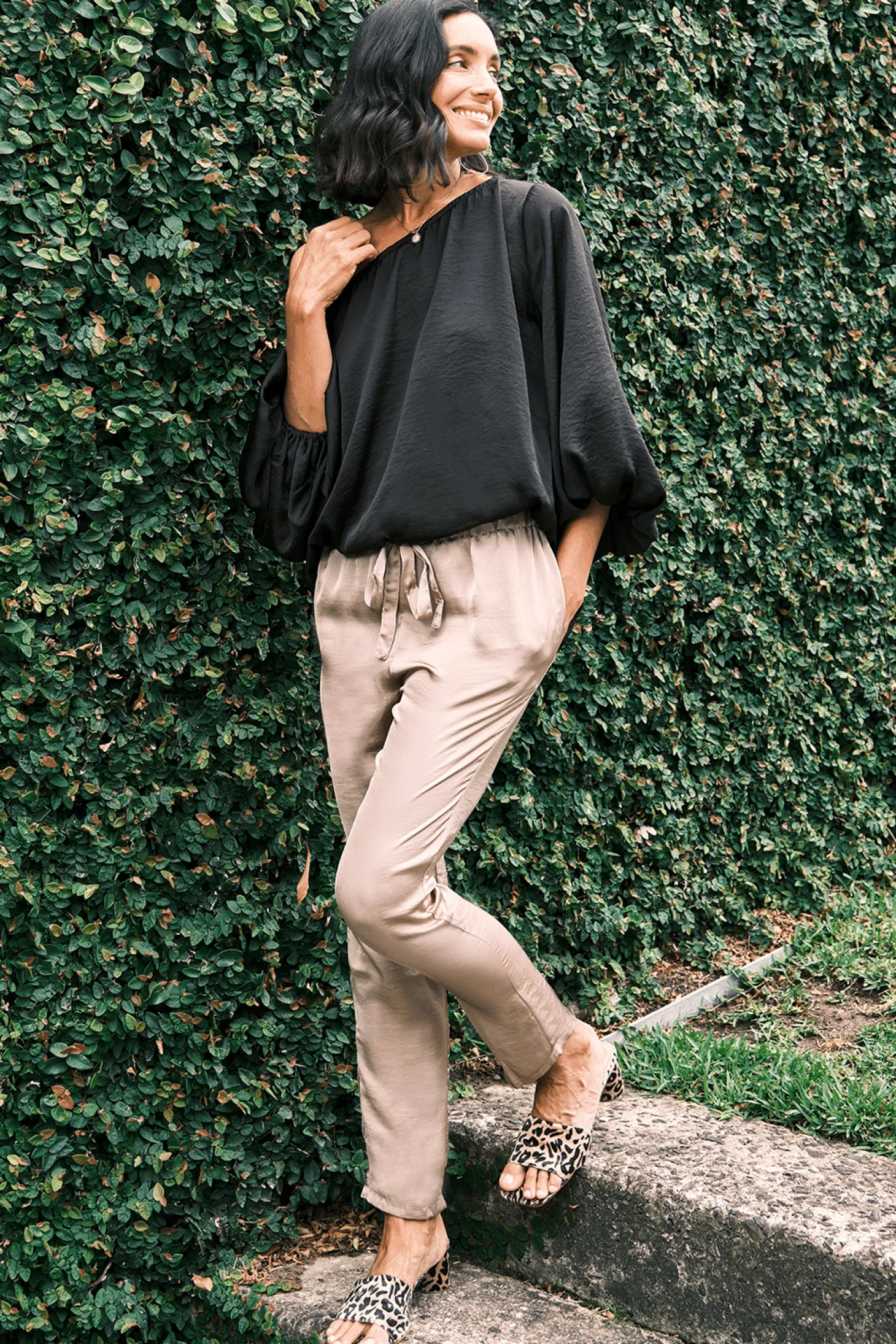 Sale Carolina Sienna Round Neck Top Black