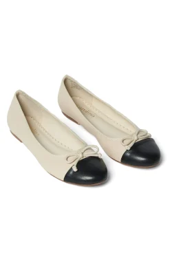 Store Carolina Soraya Ballet Flats Nude With Black Toe Cap
