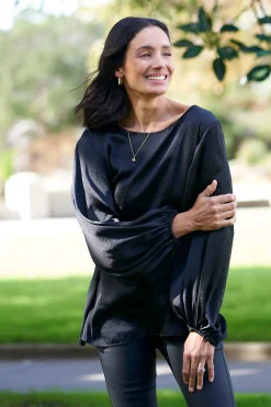 Best Sale Carolina Sovana Round Neck Long Sleeve Top Black