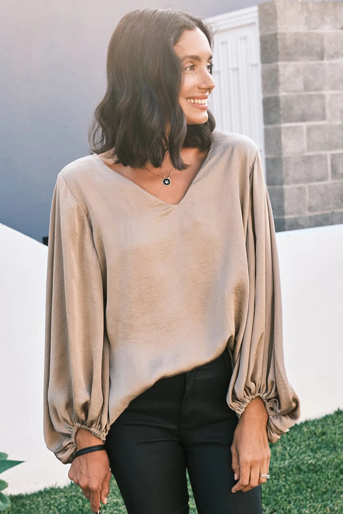 Hot Carolina Sovana V-Neck Long Sleeve Top Almond