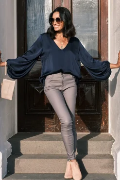 Best Carolina Sovana V-Neck Long Sleeve Top Navy