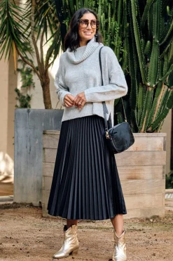 Hot Carolina Whitley Pleated Skirt Black