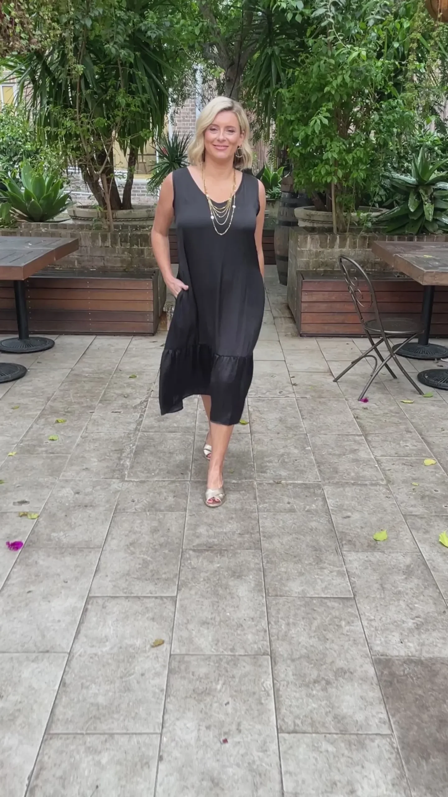 Discount Carolina Zoe V-Neck Dress Black